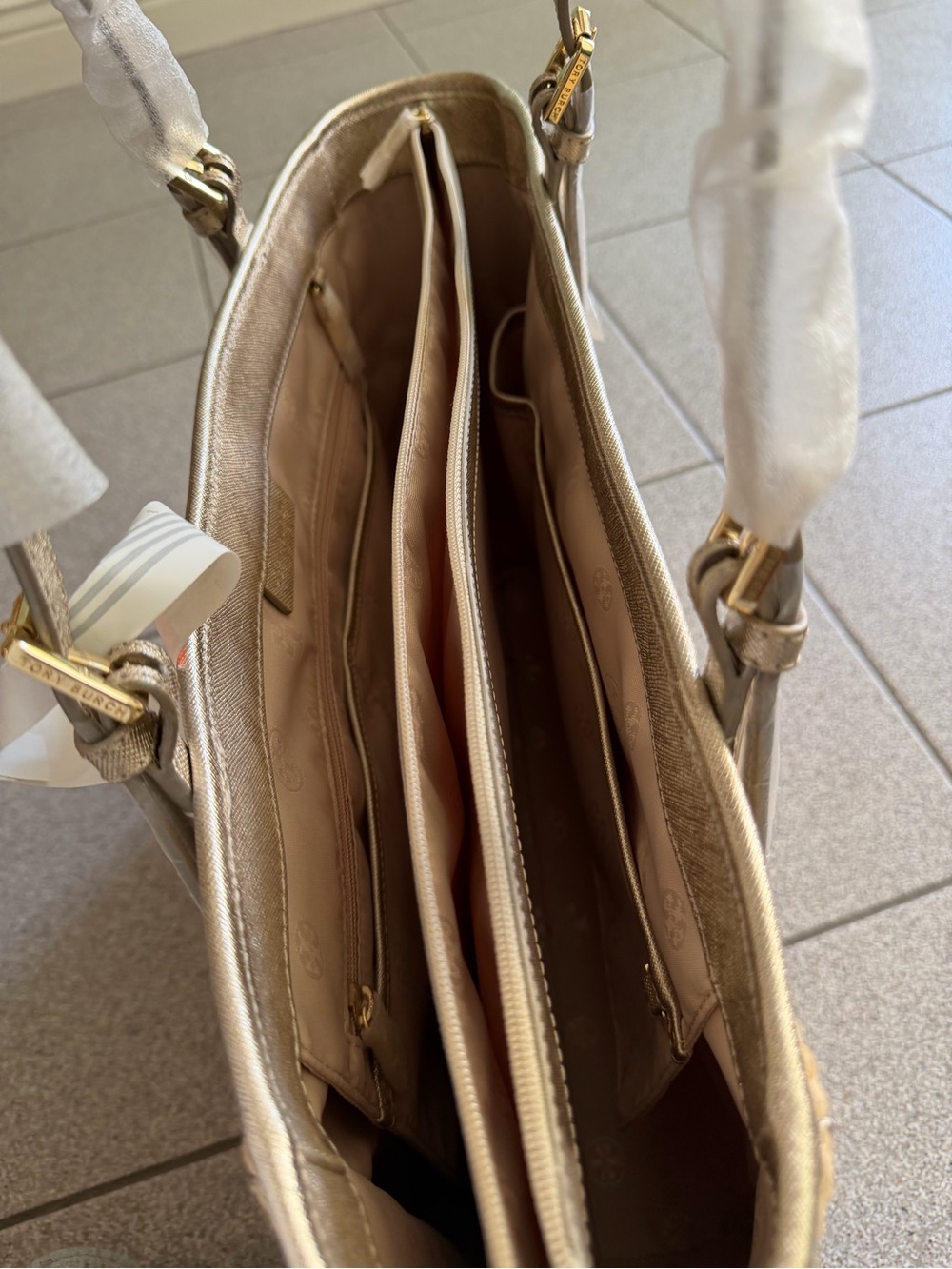 Tory Burch Woven Straw Tote with Cream Trim - Picture 6 of 7